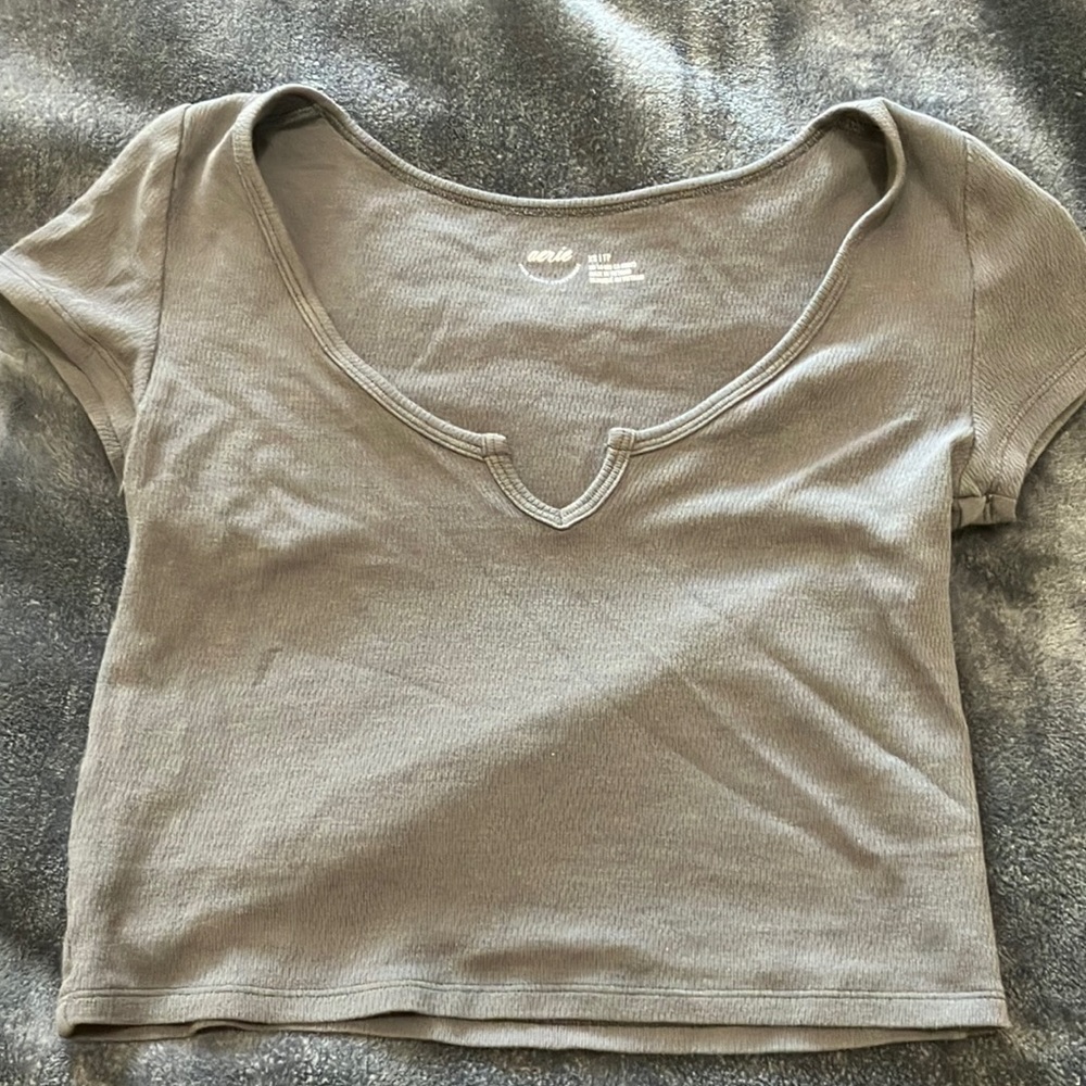 Low cut crop top